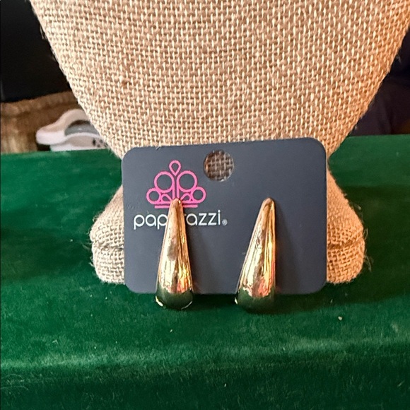 Paparazzi Shiny Gold Teardrop Earrings - Picture 1 of 4